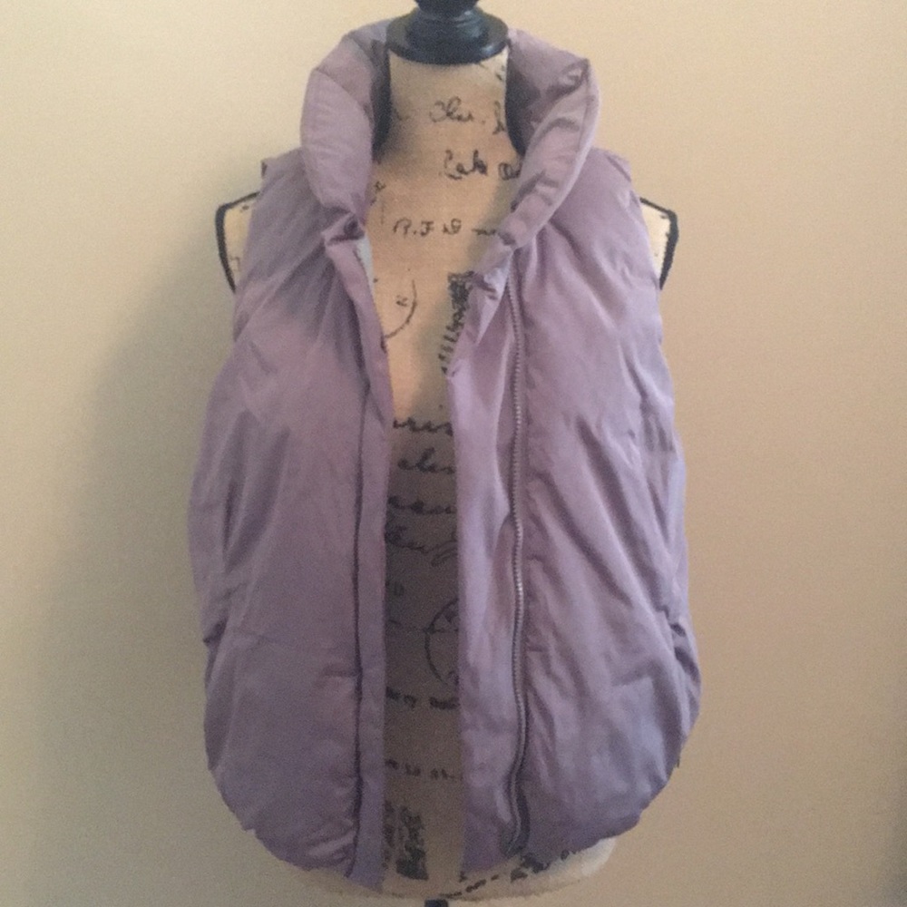 NWOT- puffy Gap vest!